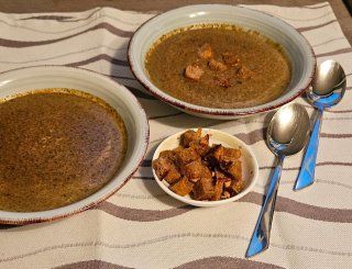 Mangoldsuppe mit Croutons