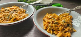 Chinakohl in Tomaten-Sahne-Soße