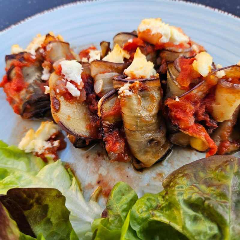 Auberginenrouladen mit Schafskäse