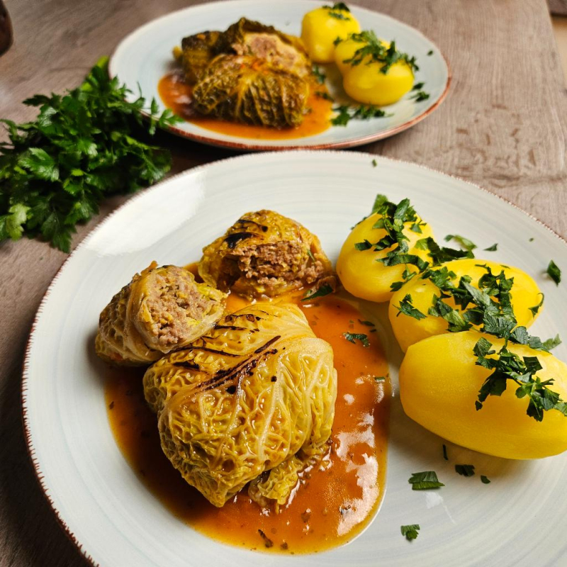 Wirsingkohlrouladen mit Hackfüllung