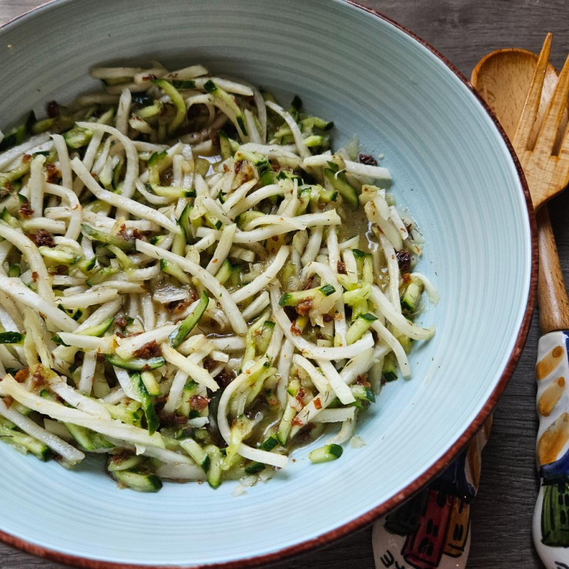 Kohlrabi-Gurken-Rohkostsalat