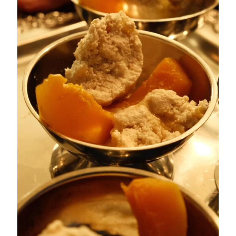 Süßer Kürbis mit Tahin-Eis und Gewürzsirup