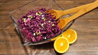 Rotkohl-Rohkostsalat einfach und lecker