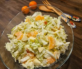Chinakohlsalat mit Apfel und Clementinen