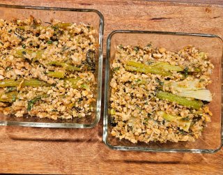 Staudensellerie überbacken mit Käse-Walnuss-Kruste