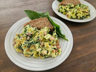 Rührei mit Bärlauch