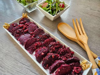 Gebackene Rote Bete mit Walnüssen