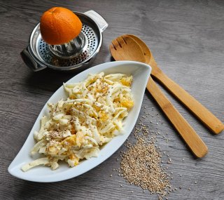 Pastinakenfrischkost in Orangen-Rahm-Soße