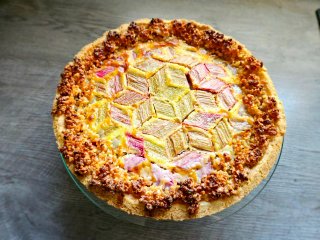 Rhabarberkuchen mit Rautenmuster
