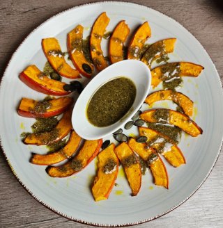 Kürbisecken mit Kürbiskernpesto