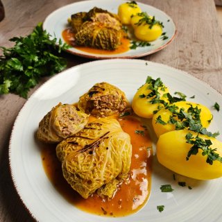 Wirsingkohlrouladen mit Hackfüllung