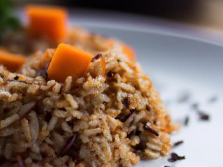 Möhren-Reis mit Möhren-Kokos-Sauce