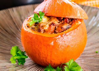 Gefüllter Hokkaido mit Pilzrisotto