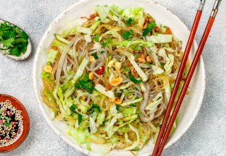 Sommerlicher Glasnudelsalat mit Chinakohl