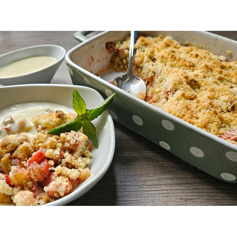 Rhabarber-Crumble mit Vanillesoße